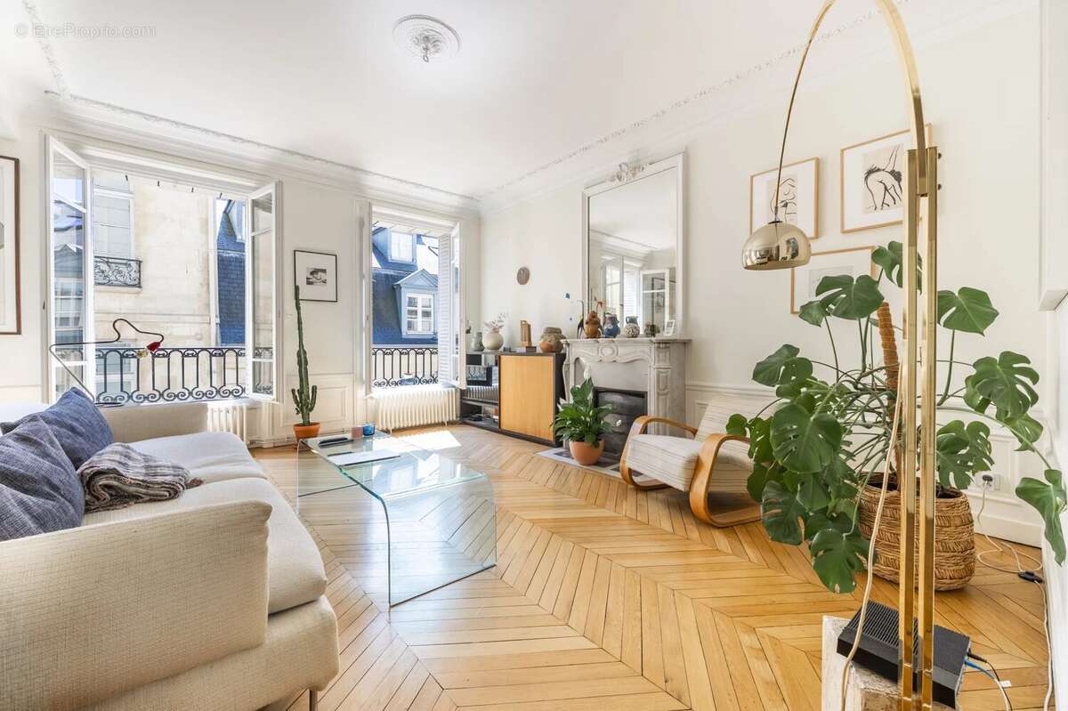 Appartement à PARIS-3E
