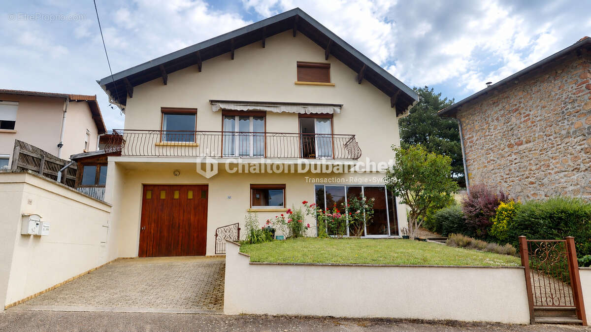 COURS - Maison de 159 m² - photo 3