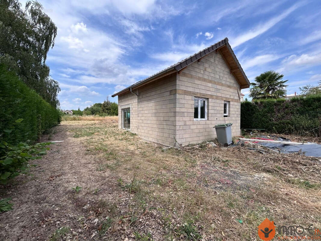Terrain 3059 m² à Guerard  - photo 6