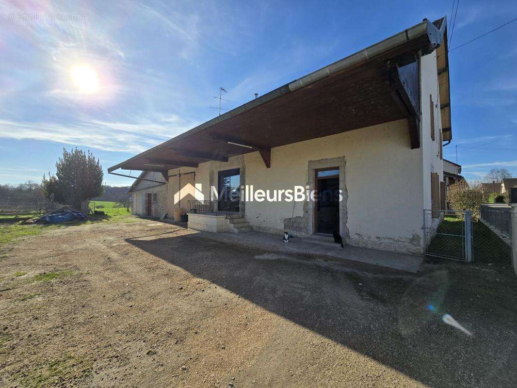 Maison à PLEURE