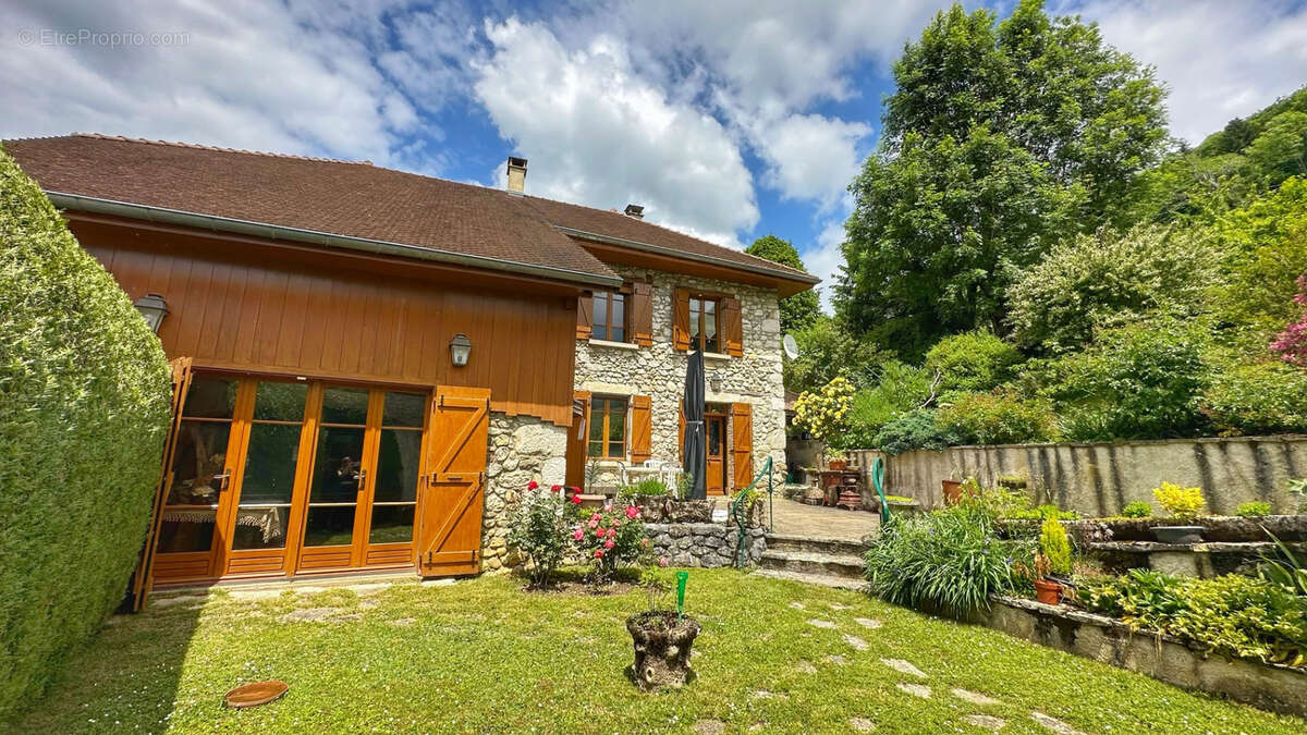 Maison à SAINT-AUPRE