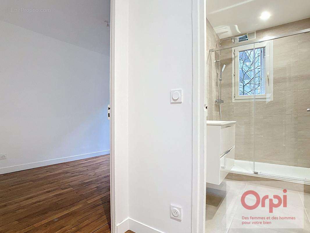 Appartement à PARIS-15E