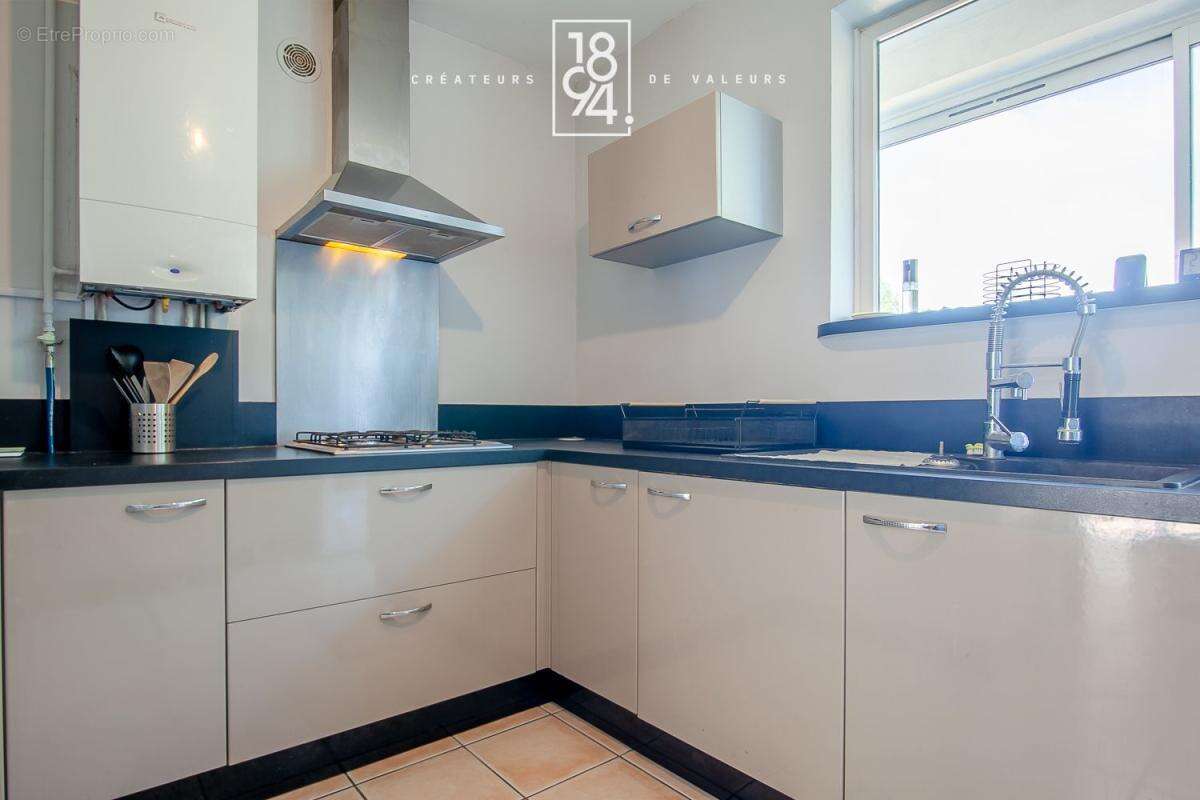Appartement T4 à vendre Vitrolles (13127)  74 m²  Loggia I Parking Libre - photo 3