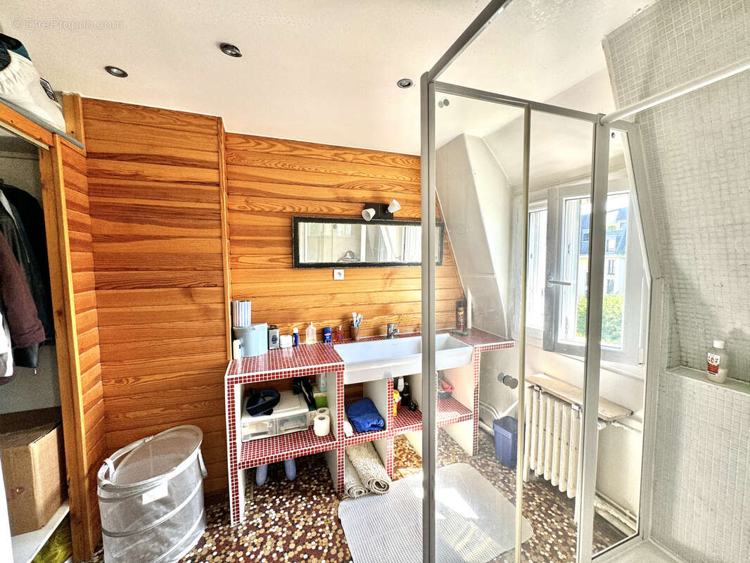 Appartement à CHARENTON-LE-PONT