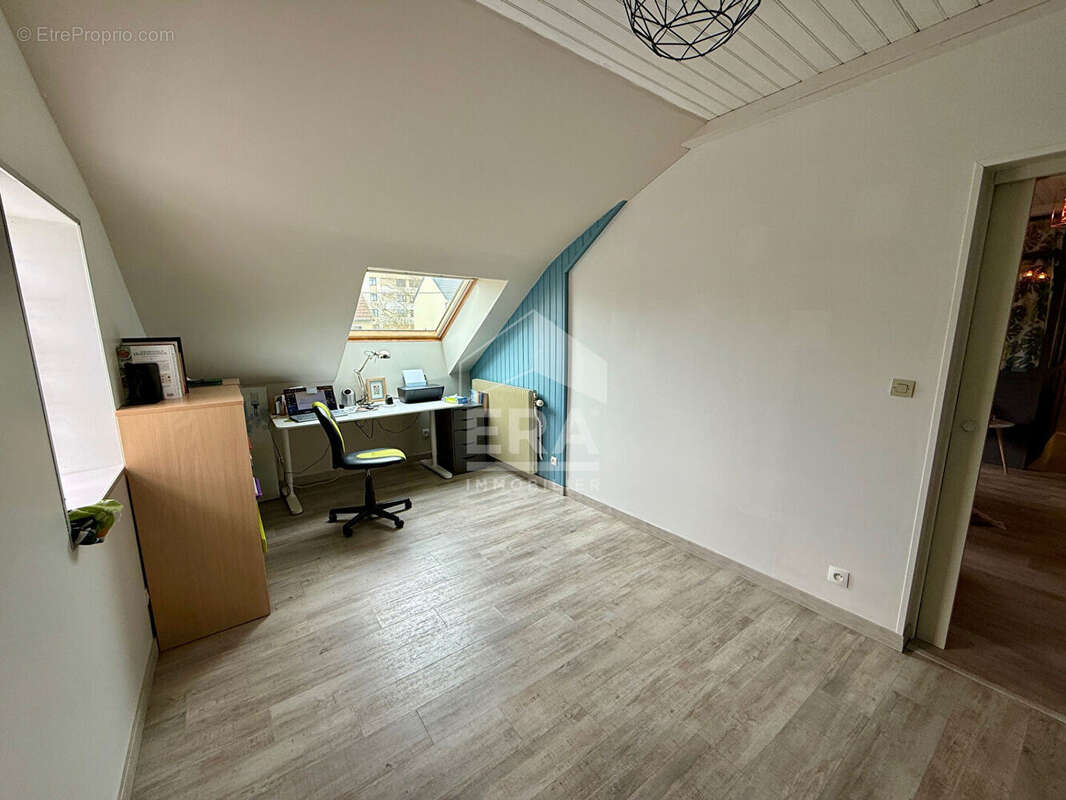 Maison à LES CLAYES-SOUS-BOIS