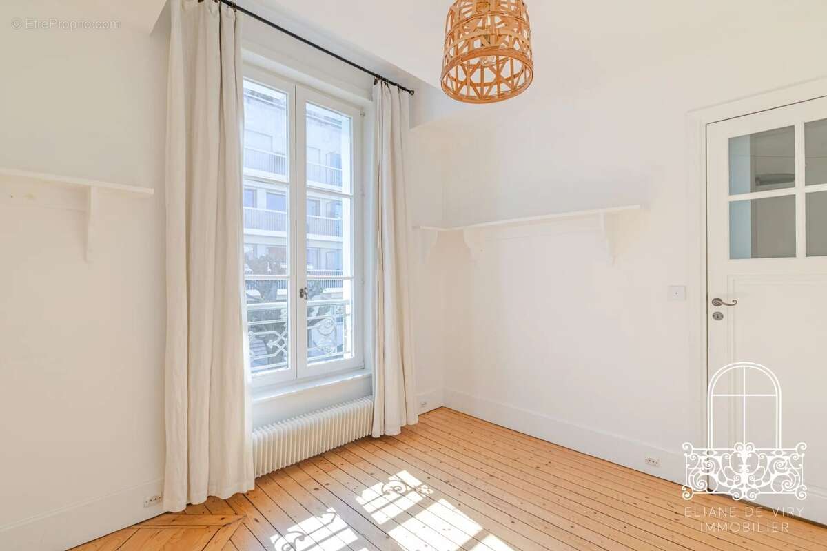Maison à PARIS-16E