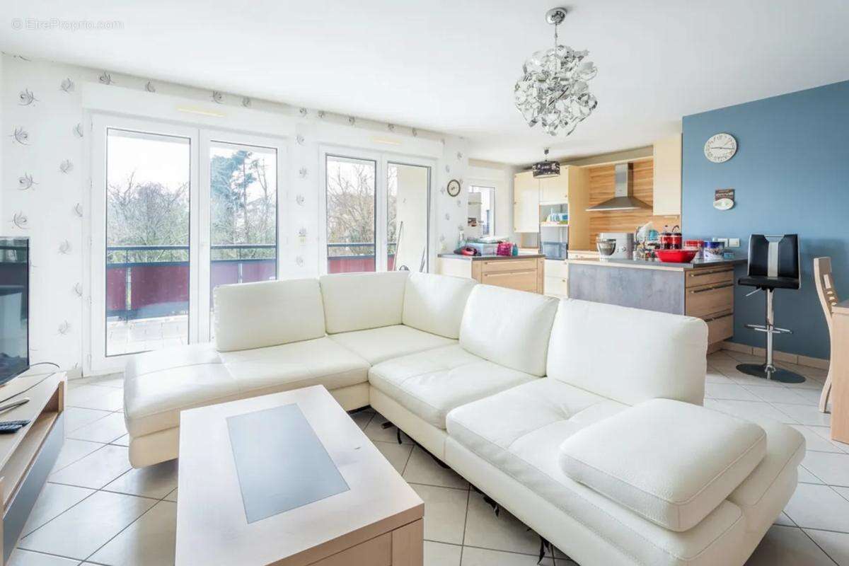 Appartement à SERGY