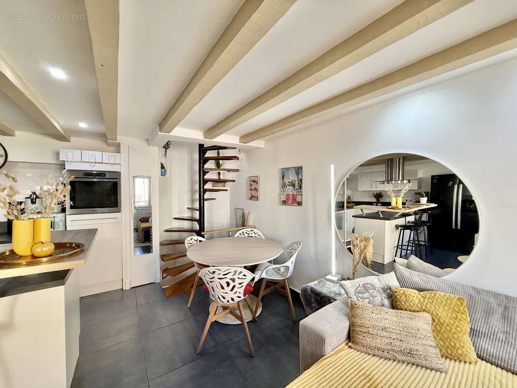 Maison à SAINT-LAURENT-DU-VAR