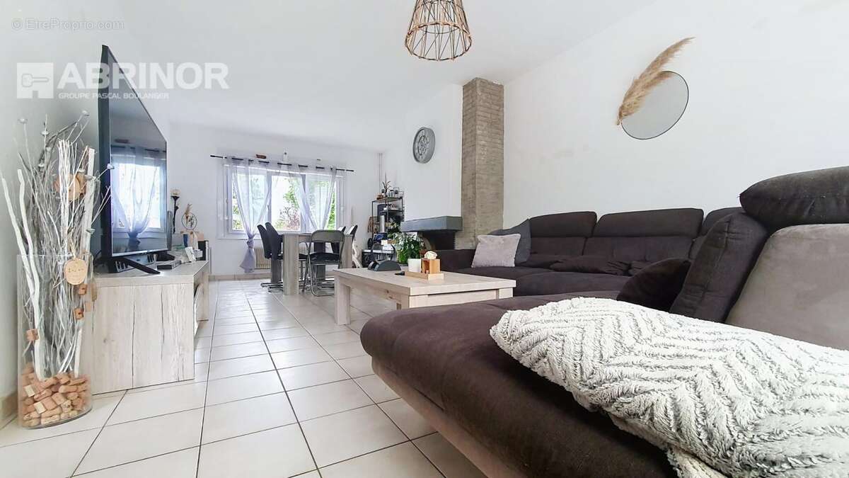 Maison à BOURGHELLES