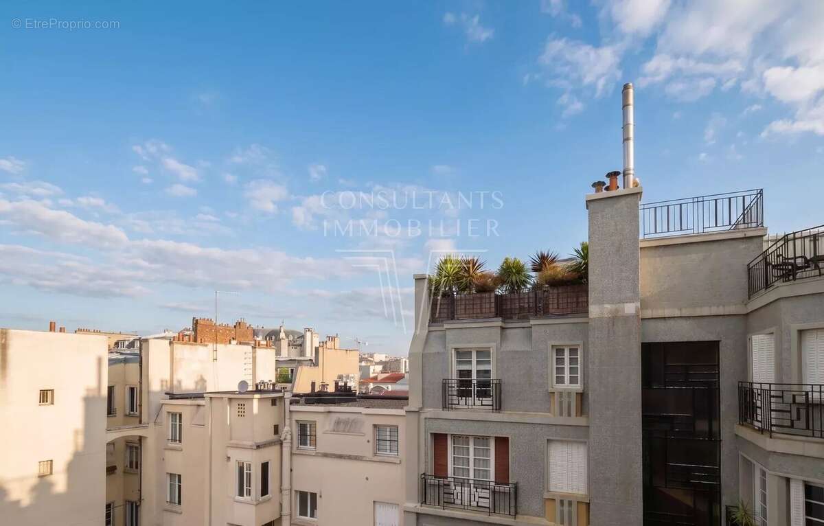 Trocadéro. grand studio étage élevé - photo 2