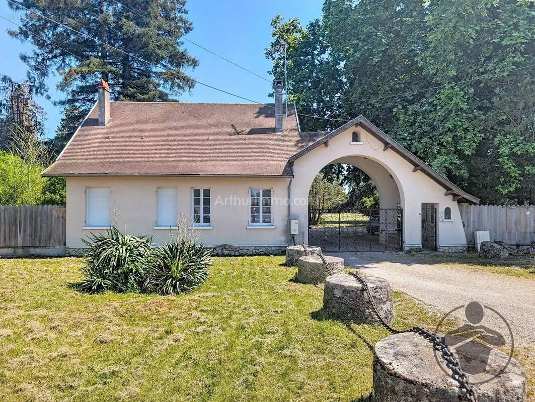 Maison à COUTRAS