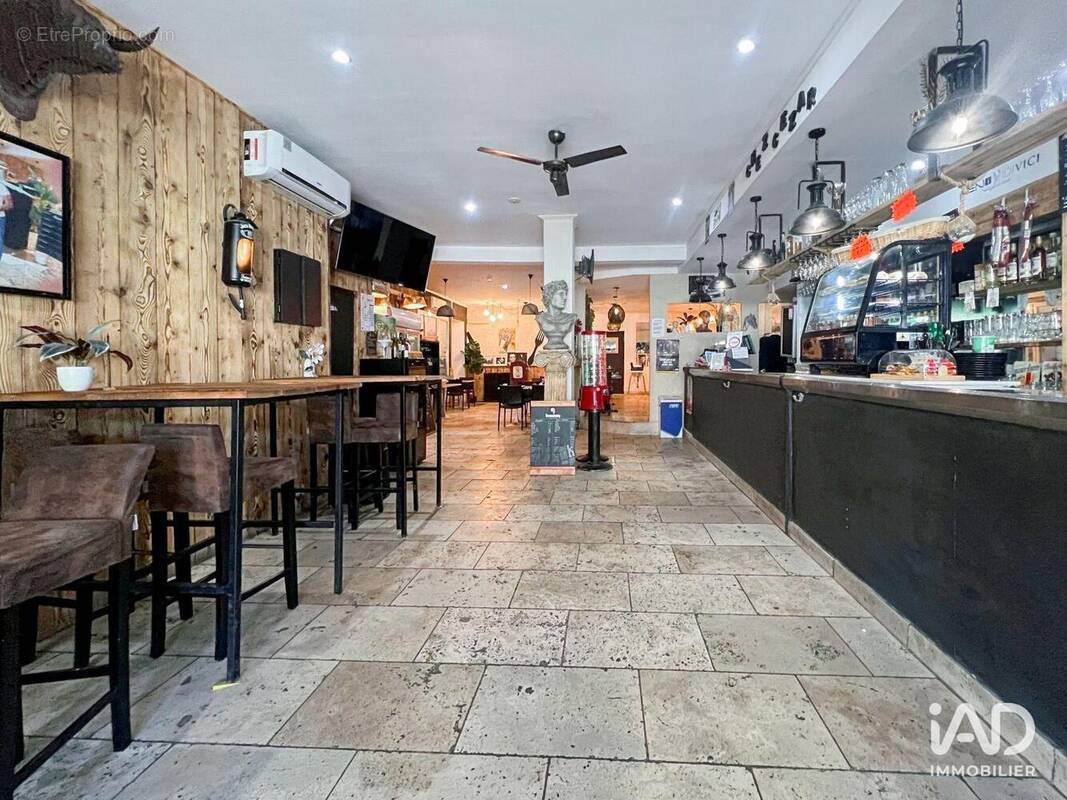 Photo 1 - Commerce à ARLES