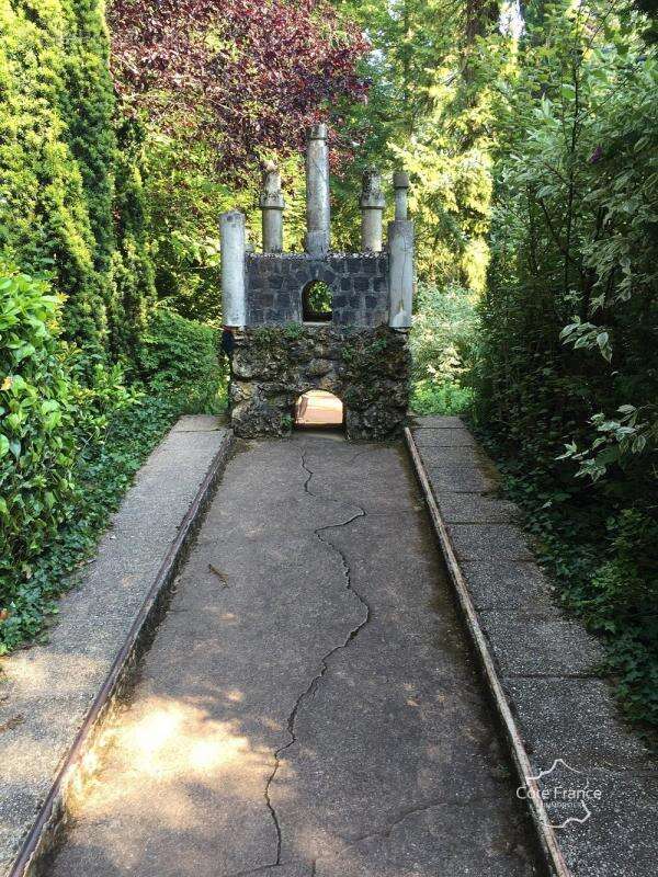 Commerce à MEZIERES-SUR-OISE