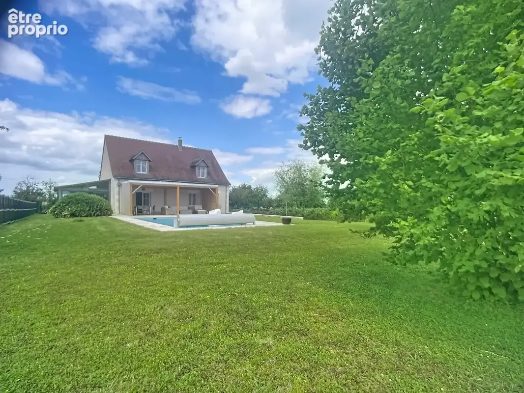 "Le charme d'une propriété familiale au cœur de la campagne tourangelle" - photo 4