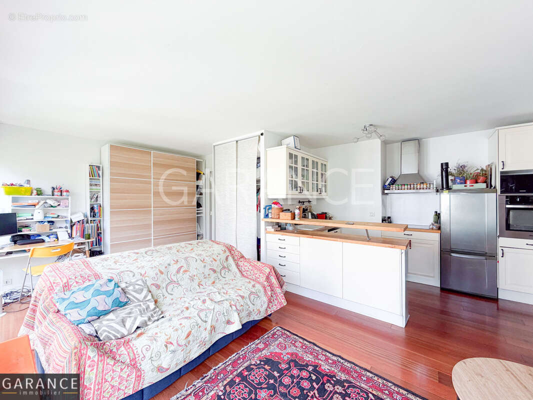Appartement à PARIS-14E