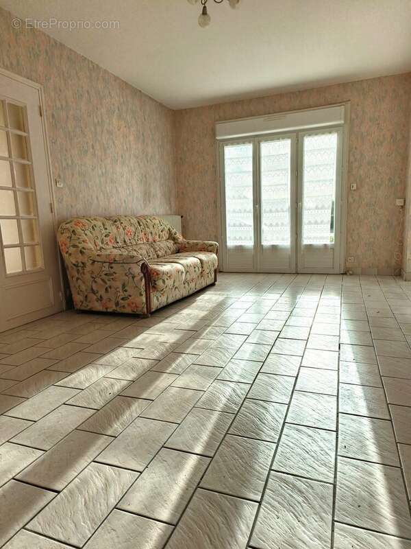 Maison à LA MENITRE