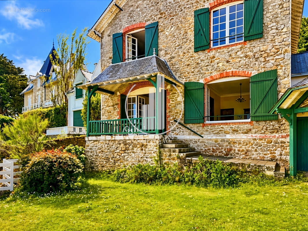 Maison à LE POULIGUEN