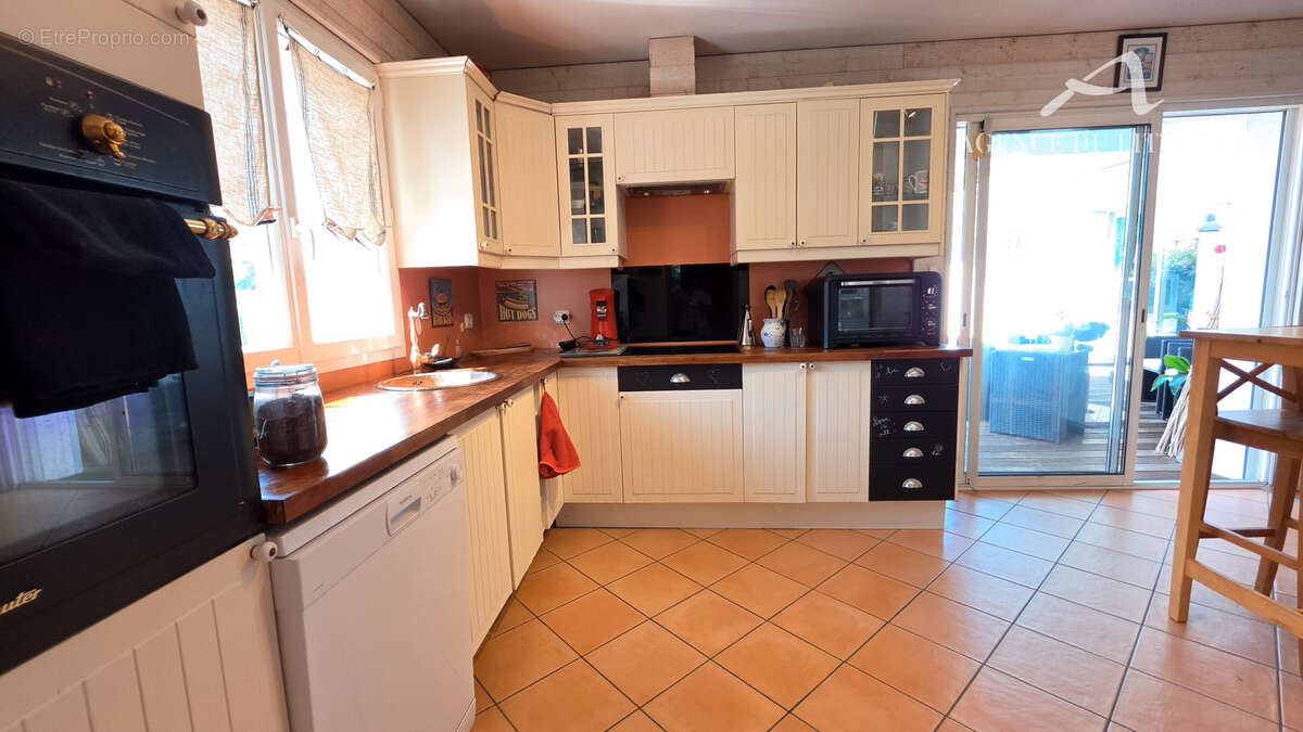 Andernos-les-Bains maison de plain-pied 5 chambres+bureau - photo 6