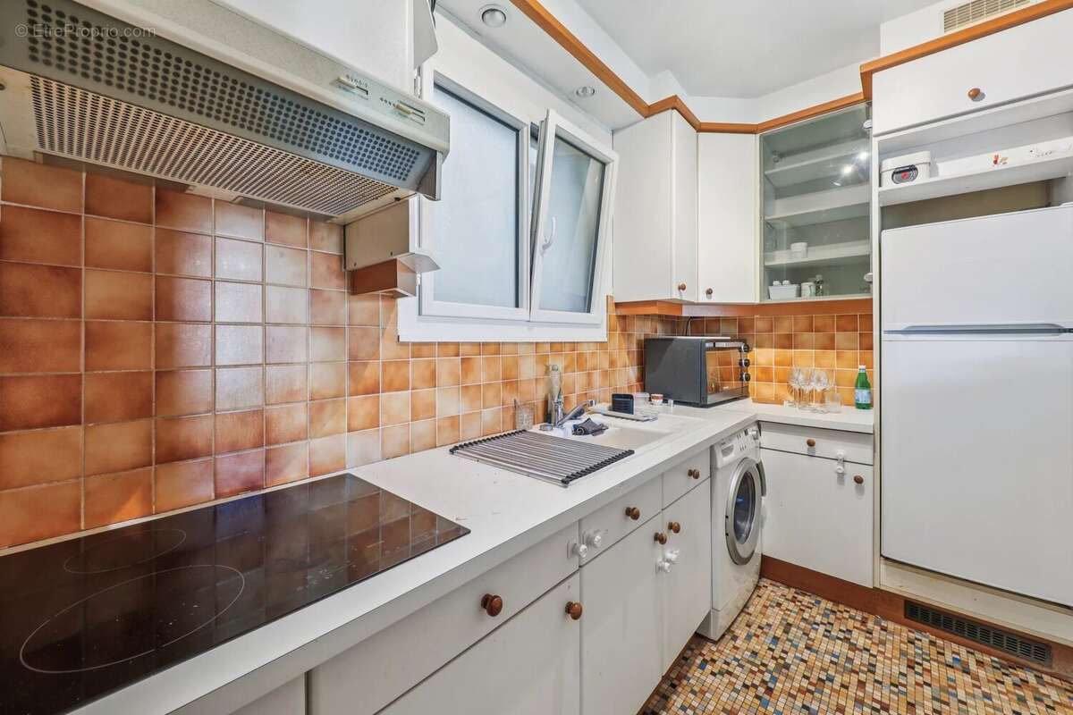 Appartement à NEUILLY-SUR-SEINE