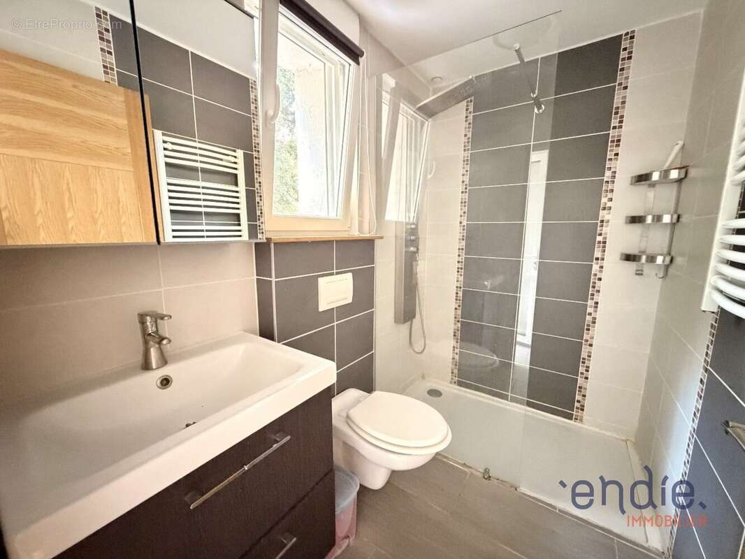 Appartement à SILLANS-LA-CASCADE