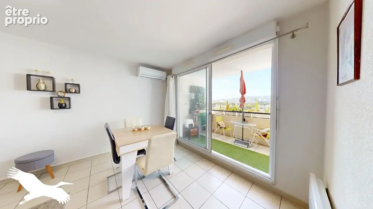 A vendre, Joss, Marseille 10ème, 3 pièces 62 m2 avec terrasse et vue dégagée au dernier étage, double-box. - photo 2