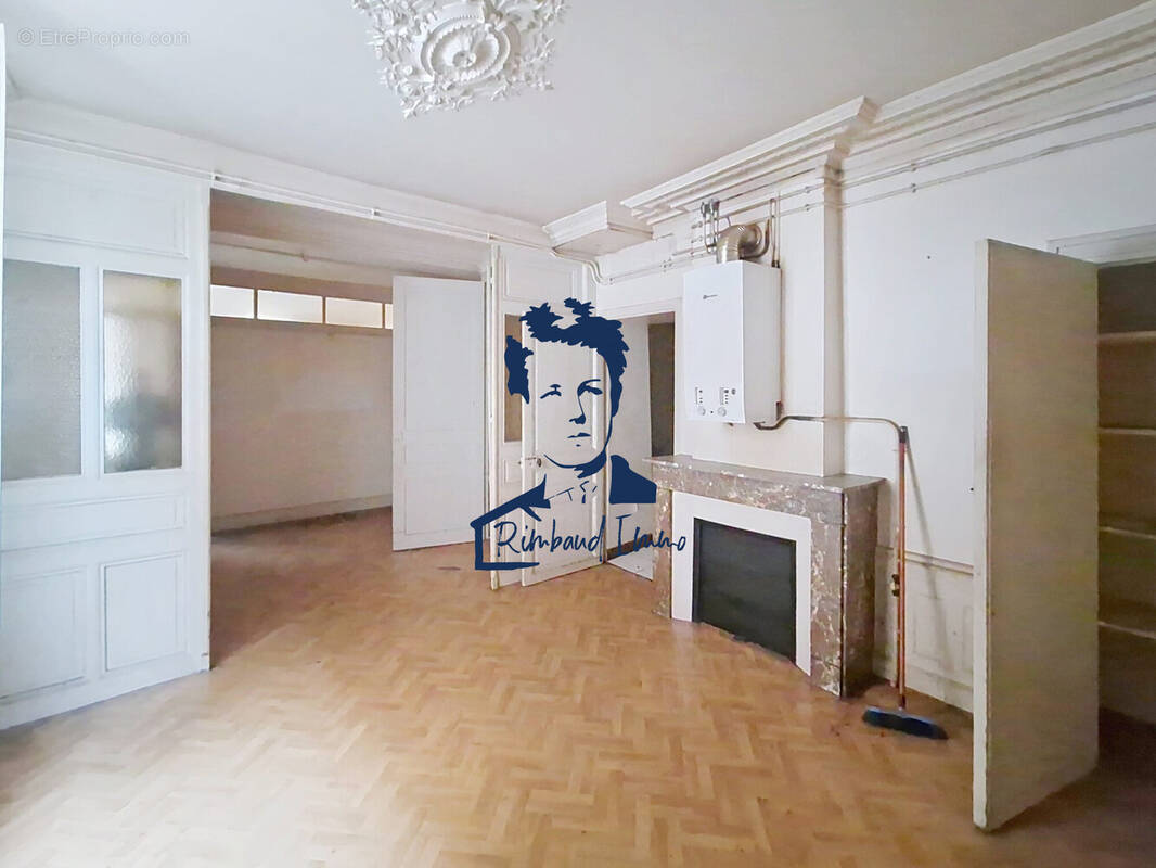Appartement à CHARLEVILLE-MEZIERES