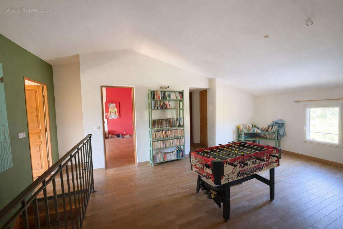Maison 175 m² à Cucuron  - photo 12