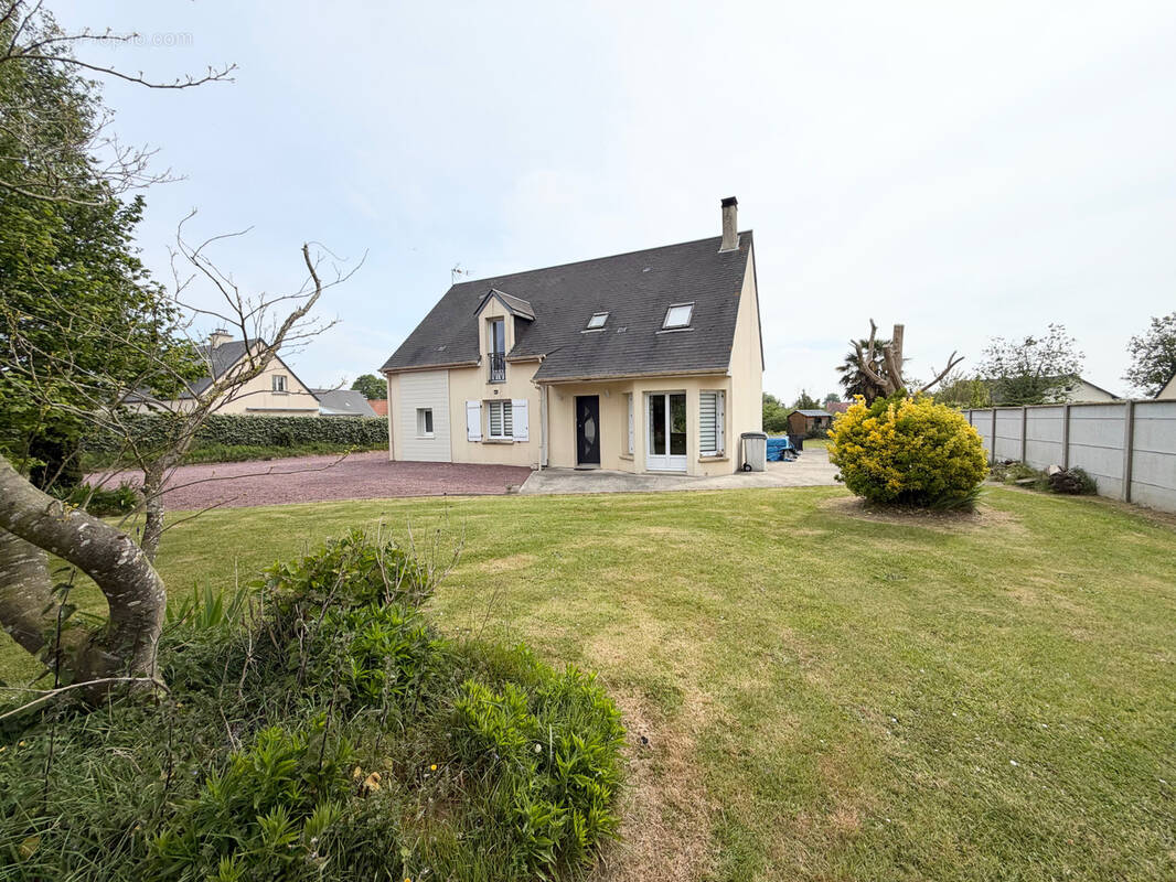 Maison à EROUDEVILLE