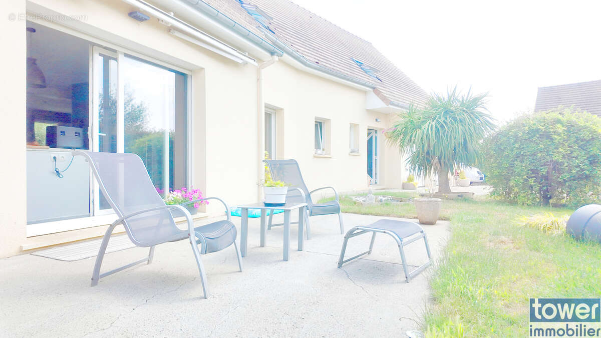 EXCLUSIVITE !!! Maison de standing 2009   219 m2 habitables sur terrain de 945 M2   Située en NORMANDIE. - photo 10