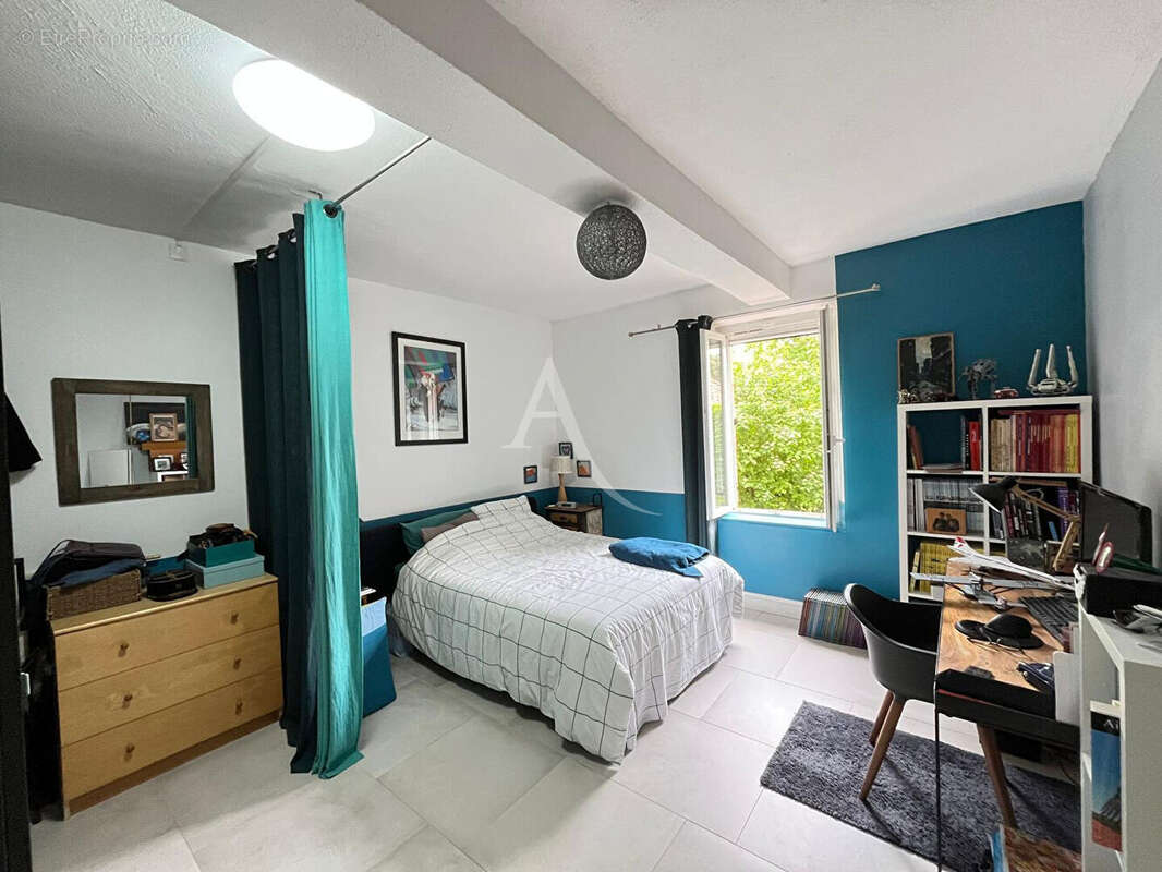 Grande maison de 200m² avec 5 chambres et dépendances sur St-Sulpice ! - photo 3