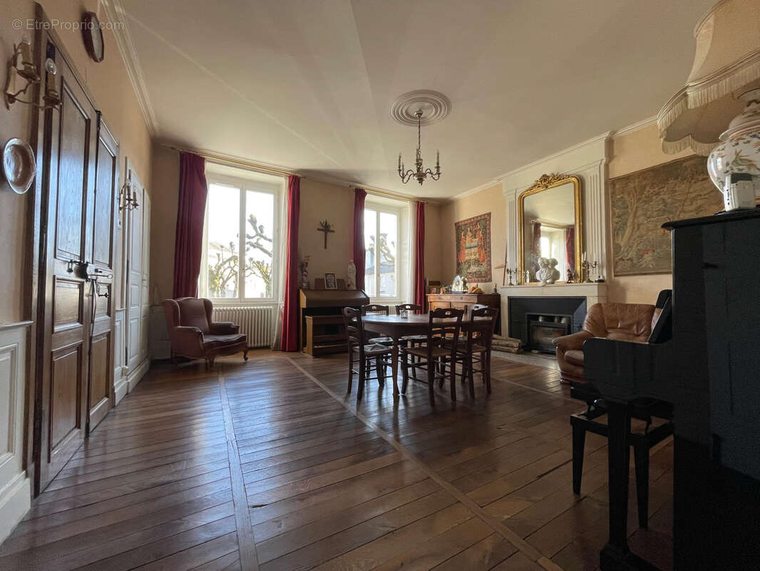 Maison à CEAUX-EN-COUHE