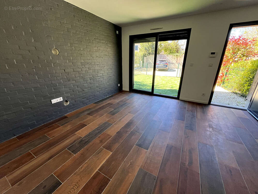 Appartement à MAGNY-LES-HAMEAUX