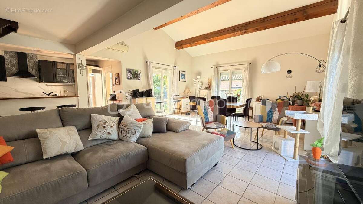 Maison à PEZILLA-LA-RIVIERE
