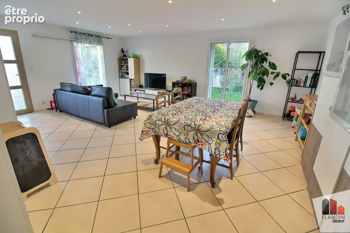 Maison 139 m² à Irigny  - photo 4