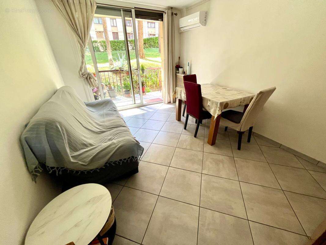 Appartement à LE CANNET