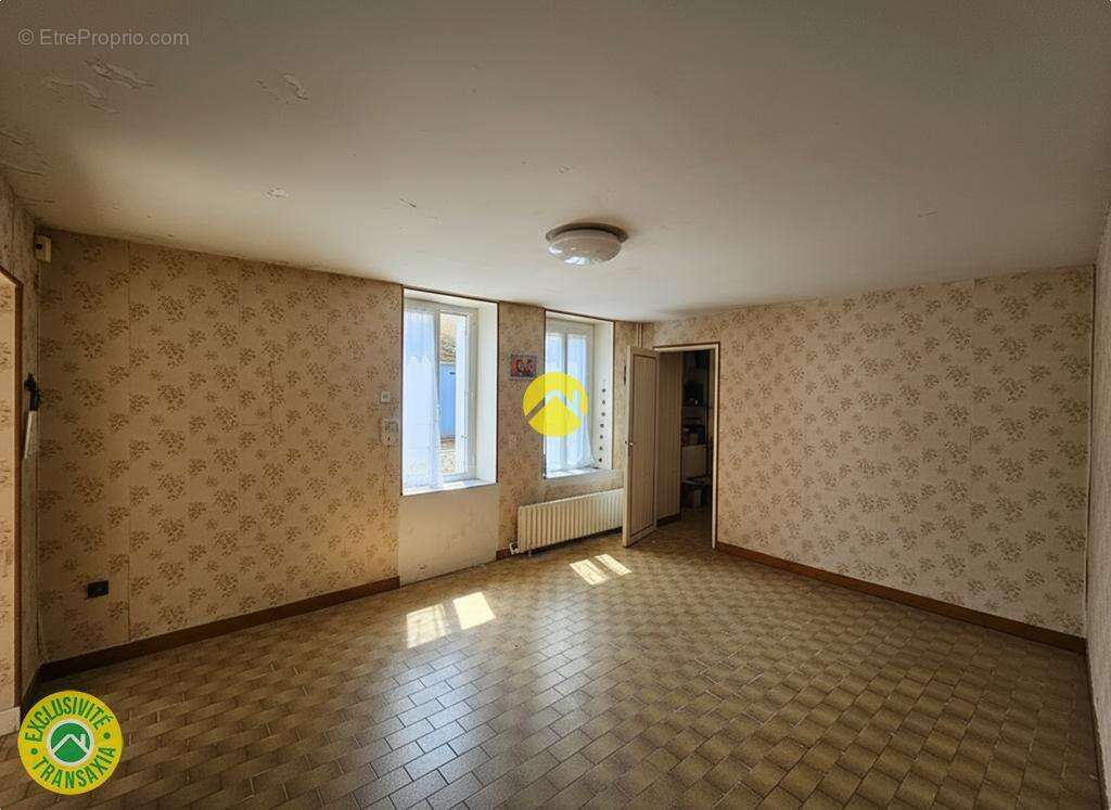 Maison à NERONDES