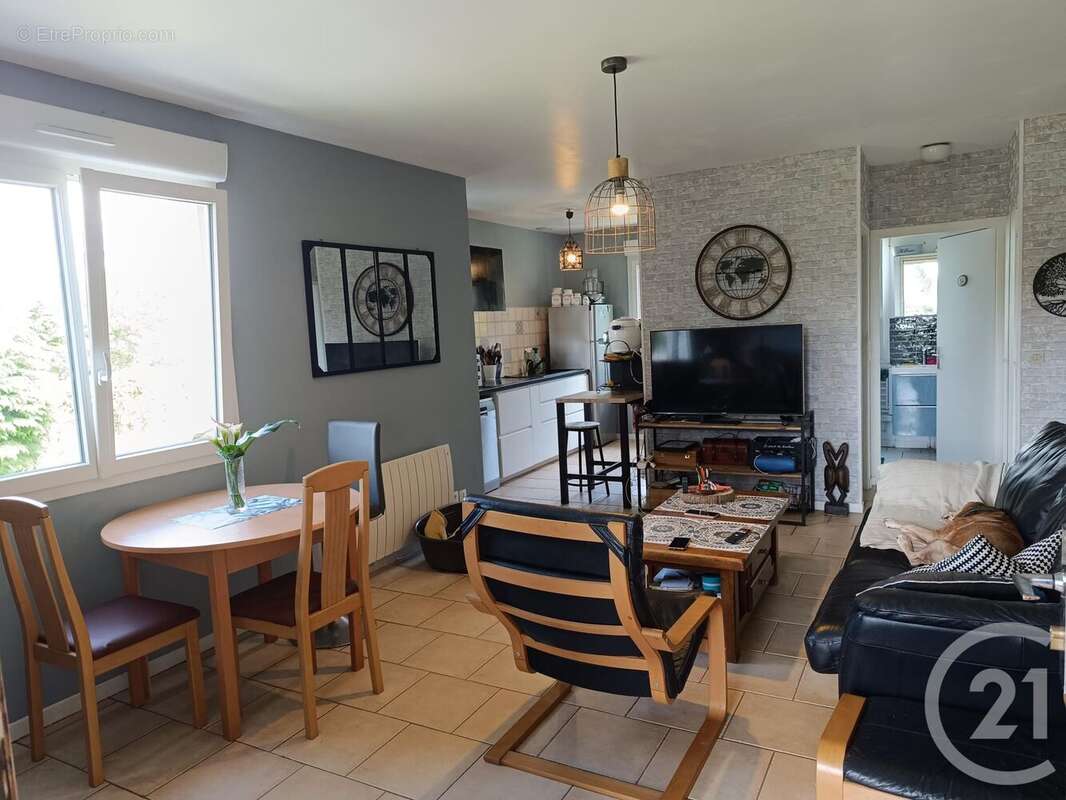 Maison à LES PEINTURES