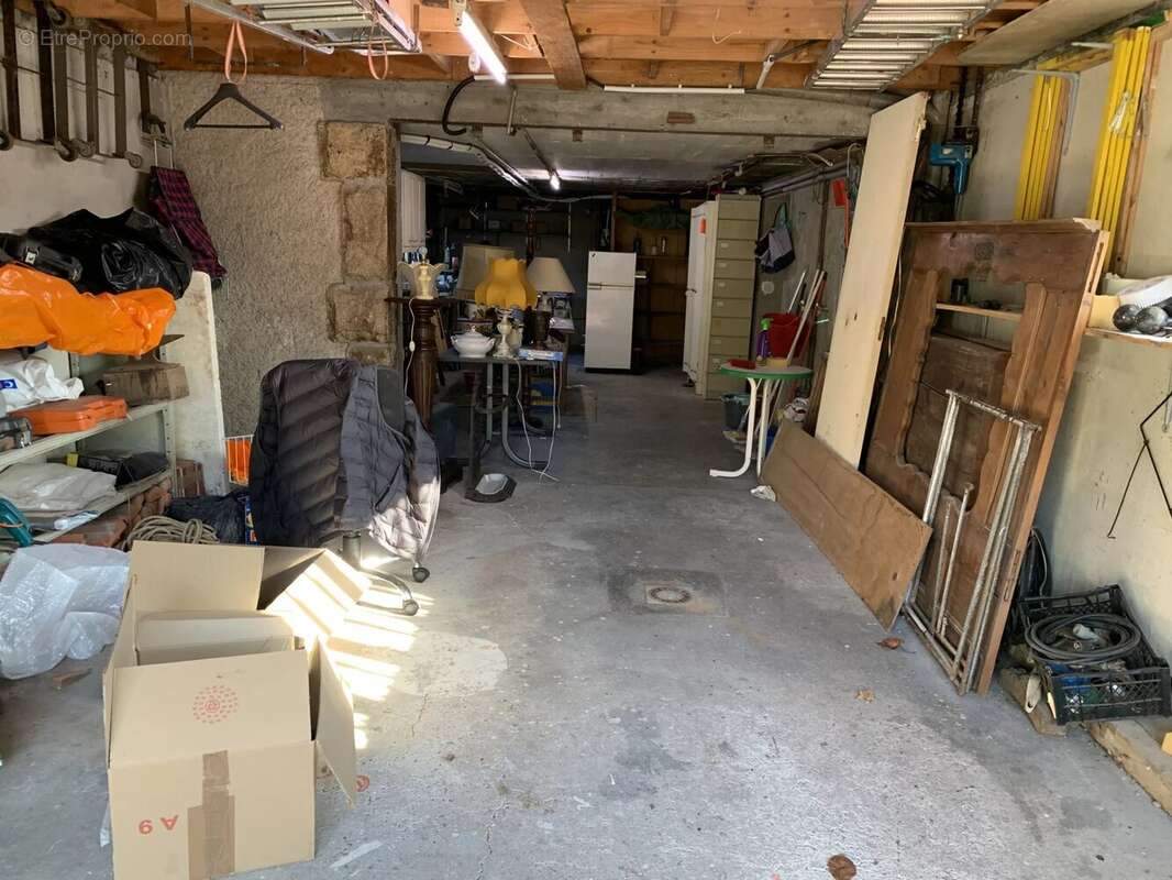 Maison à SAINT-JEAN-DE-LA-RUELLE