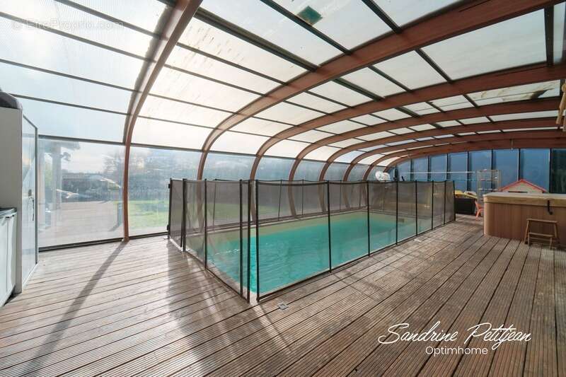 Maison à SAINTE-OLIVE