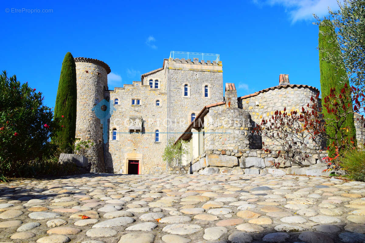 Maison à VALLON-PONT-D'ARC