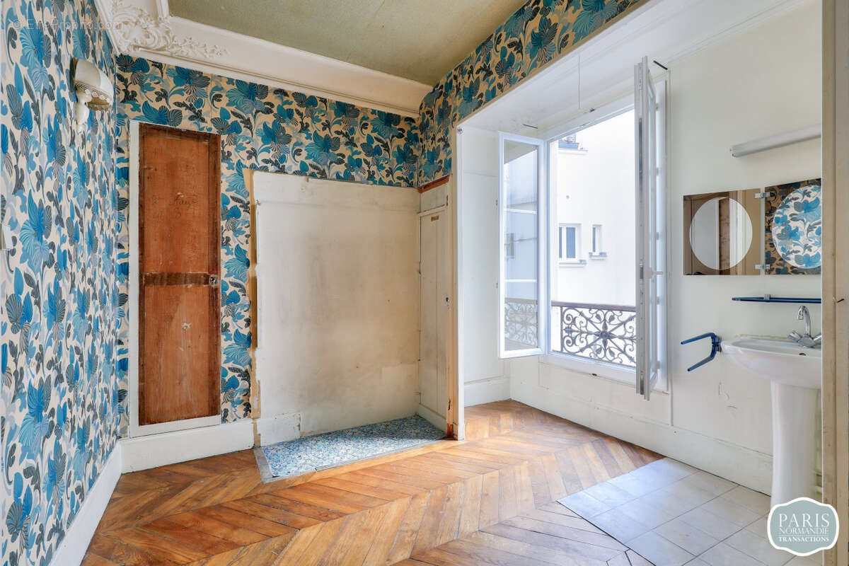 Appartement à PARIS-17E