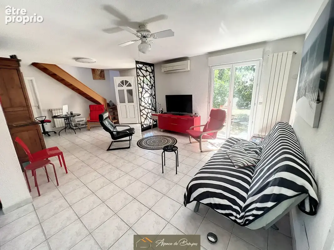 Villa 3 faces de type 4 -piscine - garage - jardin - photo 13