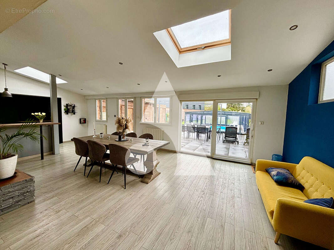 Maison à SIN-LE-NOBLE