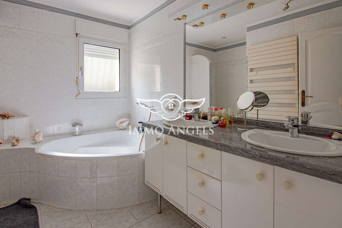 Maison à SAINT-PAUL-LE-JEUNE