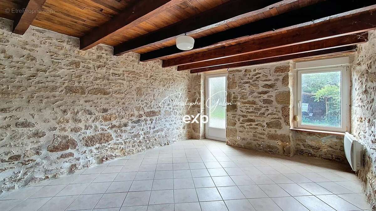 Maison à CHATEAUPONSAC