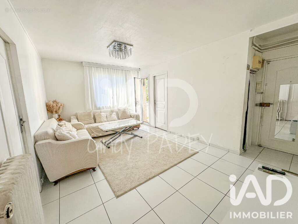 Photo 2 - Appartement à CLICHY-SOUS-BOIS