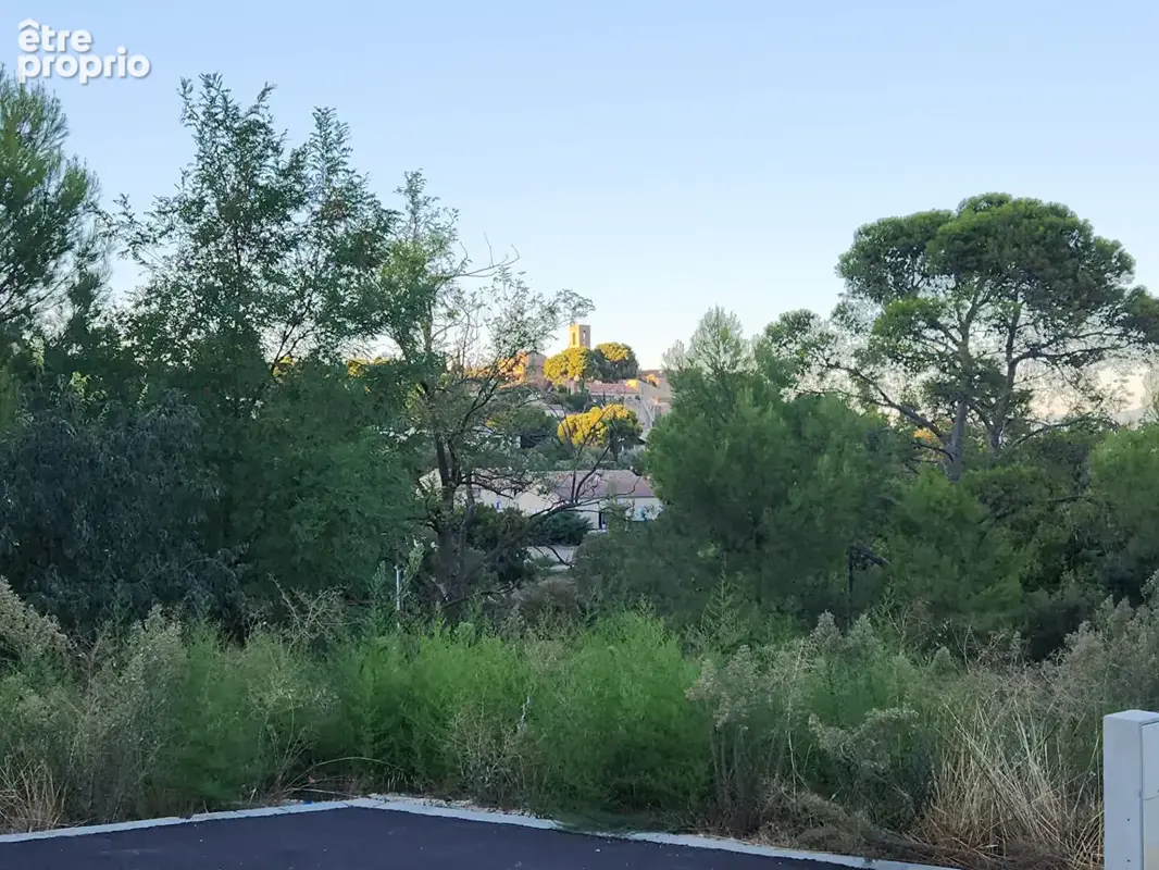 Terrain à CHATEAUNEUF-DE-GADAGNE