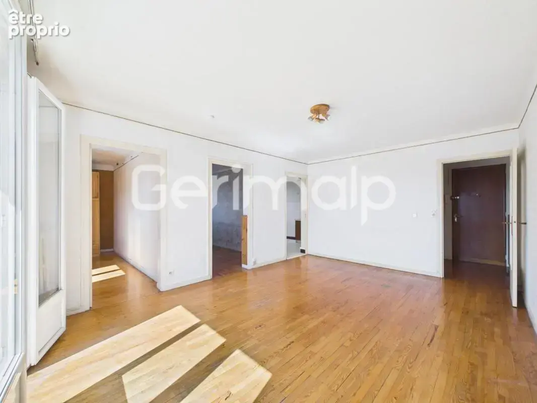 Vente - Appartement - 3 pièces + cuisine - 54 m² - 248 000 € - - photo 4