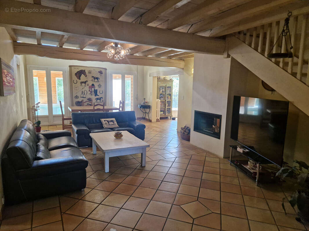 Centre équestre avec maison d'habitation, sur 16Ha - photo 14