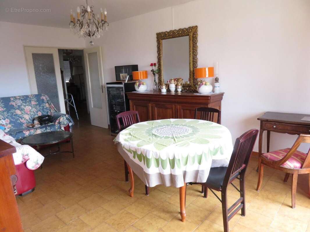   - Appartement à DRAGUIGNAN